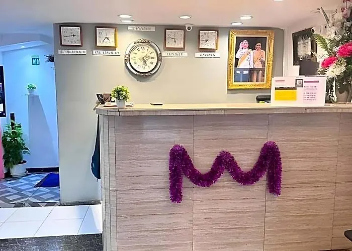 Miracle Gallery Hotel *