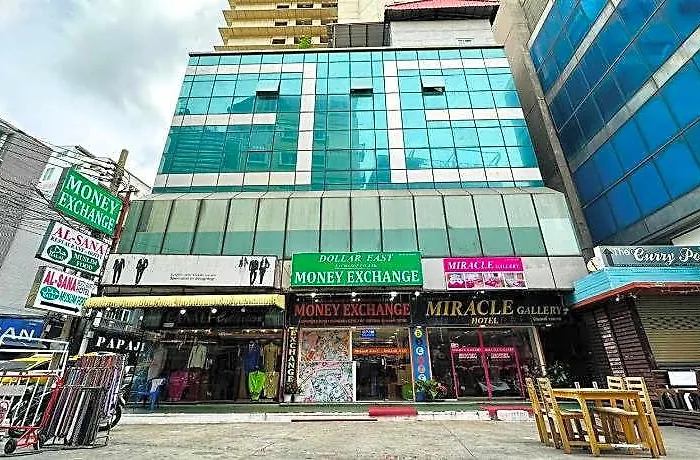 Miracle Gallery Hotel *