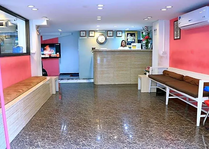 Miracle Gallery Hotel *
