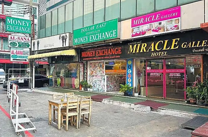 Miracle Gallery Hotel *